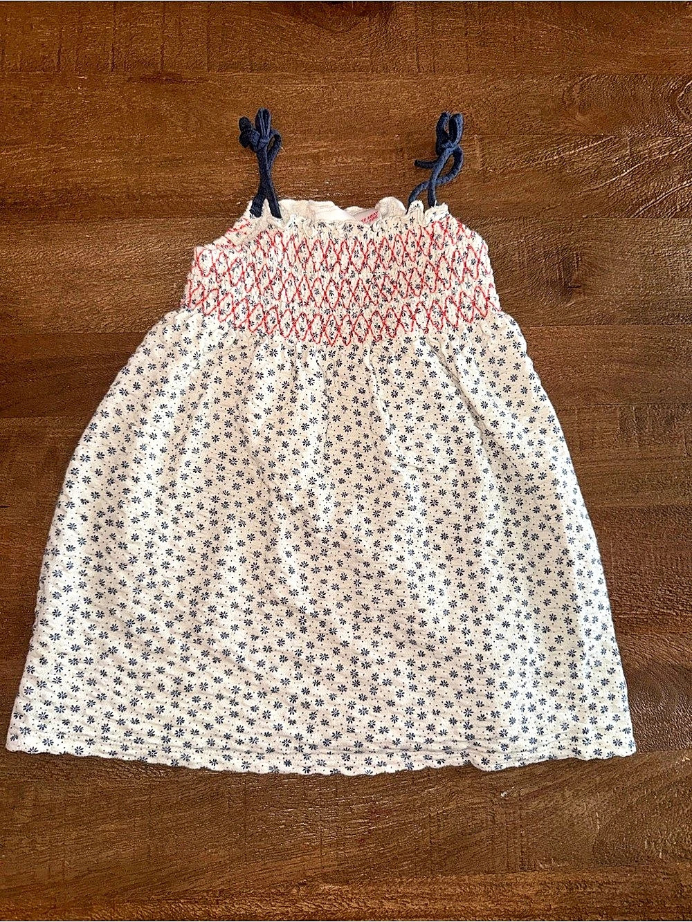 ZARA Floral Smocked Dress in White & Blue Size 4